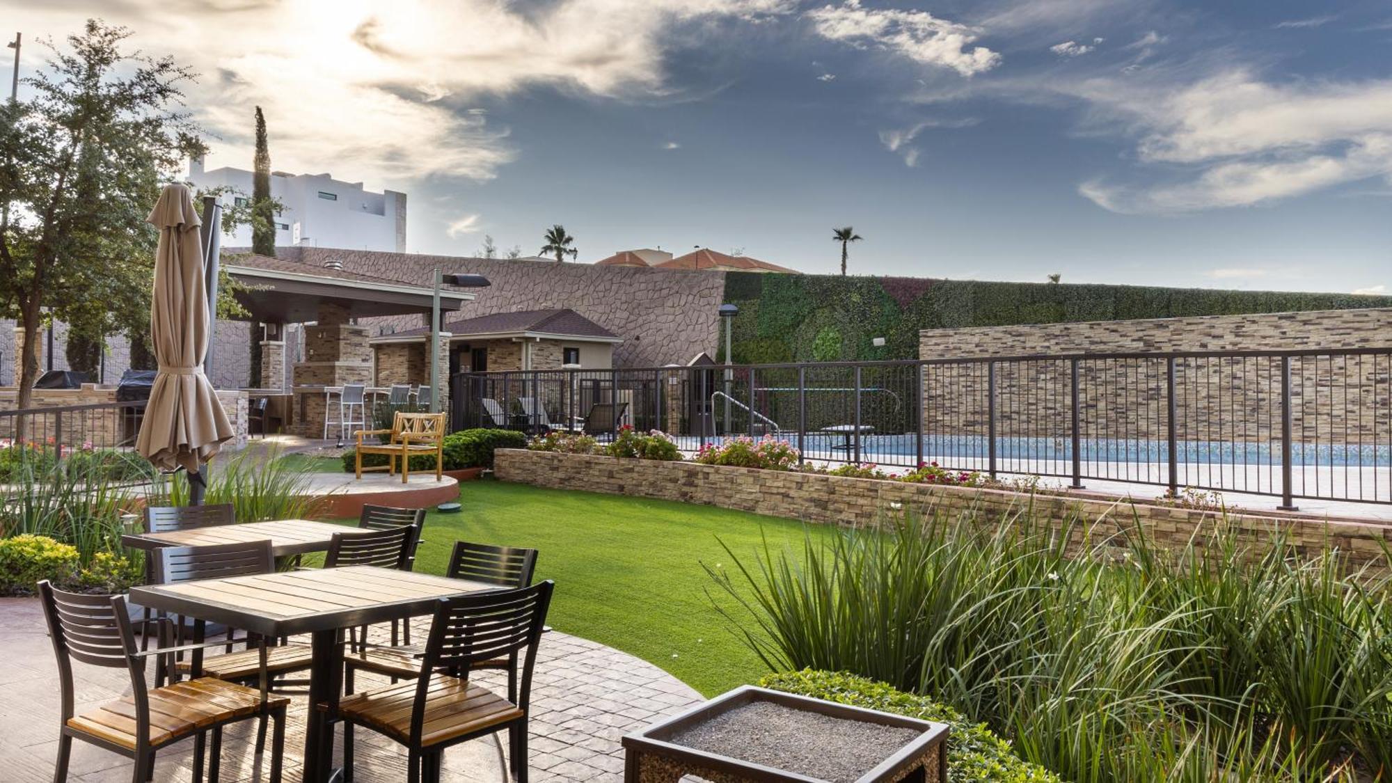 Staybridge Suites Chihuahua By Ihg Exterior foto